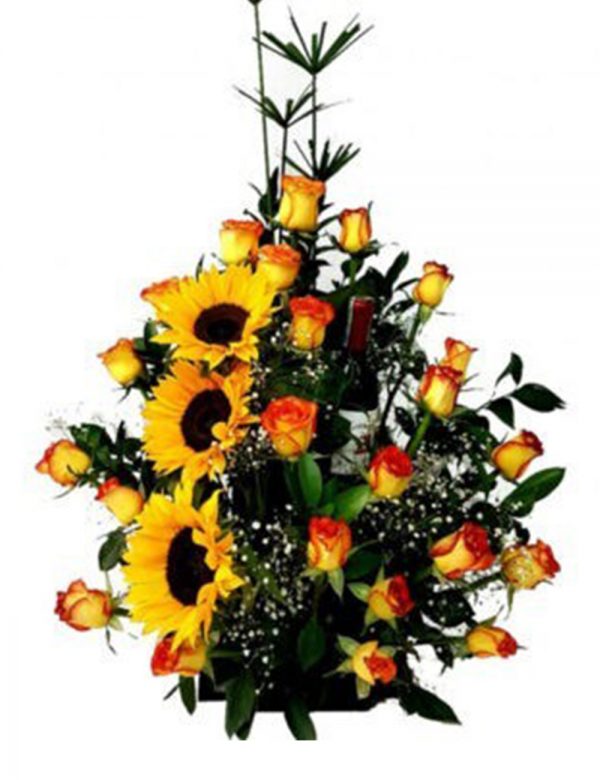 Arreglo Floral con Rosas Girasoles y Vino Santa Barbara